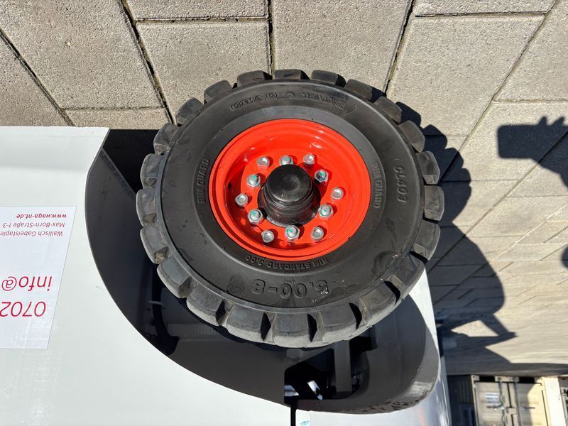 Použit&aacute; manipulačn&aacute; technika Bobcat B18NS &mdash; Booster Lift