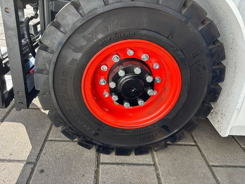 Použit&aacute; manipulačn&aacute; technika Bobcat B18NS &mdash; Booster Lift