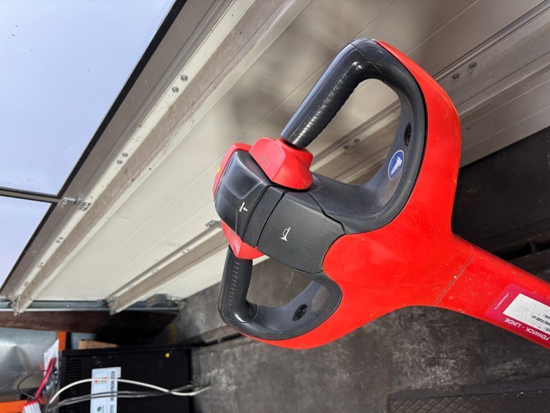 Použit&aacute; manipulačn&aacute; technika Linde T 18 &mdash; Booster Lift