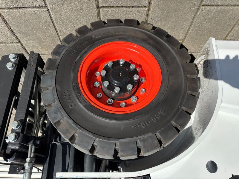 Použit&aacute; manipulačn&aacute; technika Bobcat B18NS &mdash; Booster Lift