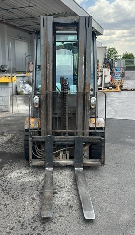 Použit&aacute; manipulačn&aacute; technika Jungheinrich TFG425s Triplex Motor&ouml;lverbrauch zu hoch &mdash; Booster Lift