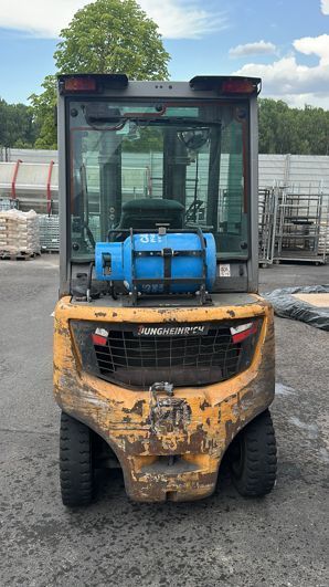 Použit&aacute; manipulačn&aacute; technika Jungheinrich TFG425s Triplex Motor&ouml;lverbrauch zu hoch &mdash; Booster Lift