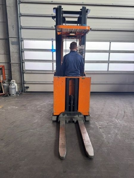 Použit&aacute; manipulačn&aacute; technika Still EK-X10/980 &mdash; Booster Lift