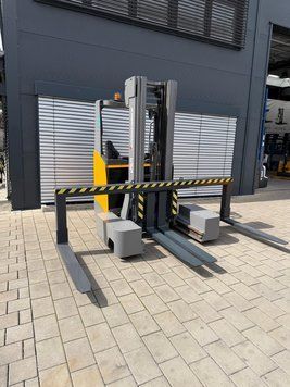 Použit&aacute; manipulačn&aacute; technika Jungheinrich ETV Q 20 &mdash; Booster Lift