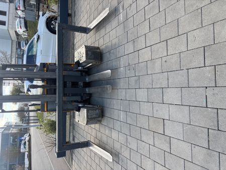 Used material handling equipment Jungheinrich ETV Q 20 &mdash; Booster Lift