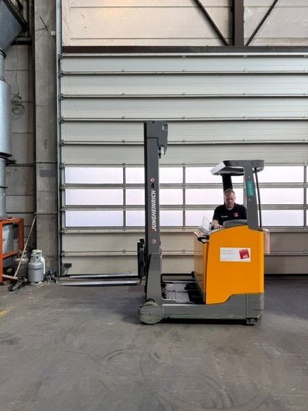 Used material handling equipment Jungheinrich ETV 214 &mdash; Booster Lift