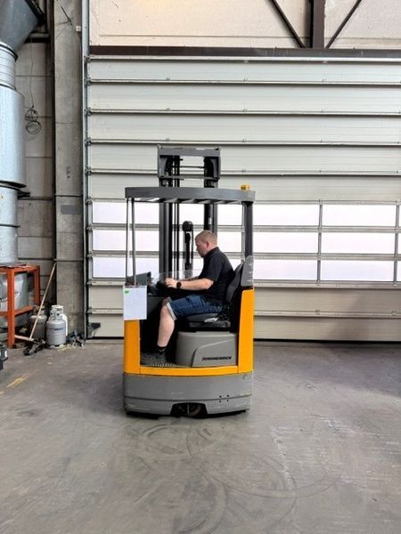 Used material handling equipment Jungheinrich ETV 214 &mdash; Booster Lift