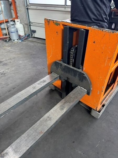 Použit&aacute; manipulačn&aacute; technika Still EK-X10/980 &mdash; Booster Lift