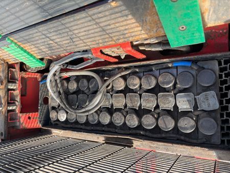 Použit&aacute; manipulačn&aacute; technika Linde L14AP &mdash; Booster Lift