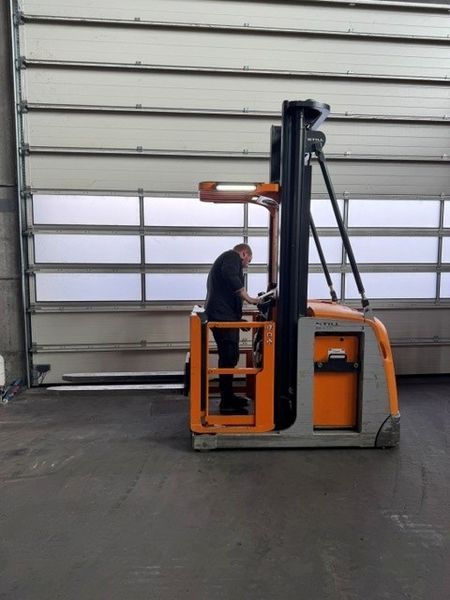 Použit&aacute; manipulačn&aacute; technika Still EK-X10/980 &mdash; Booster Lift