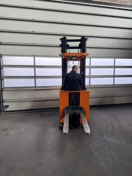 Použit&aacute; manipulačn&aacute; technika Still EK-X10/980 &mdash; Booster Lift