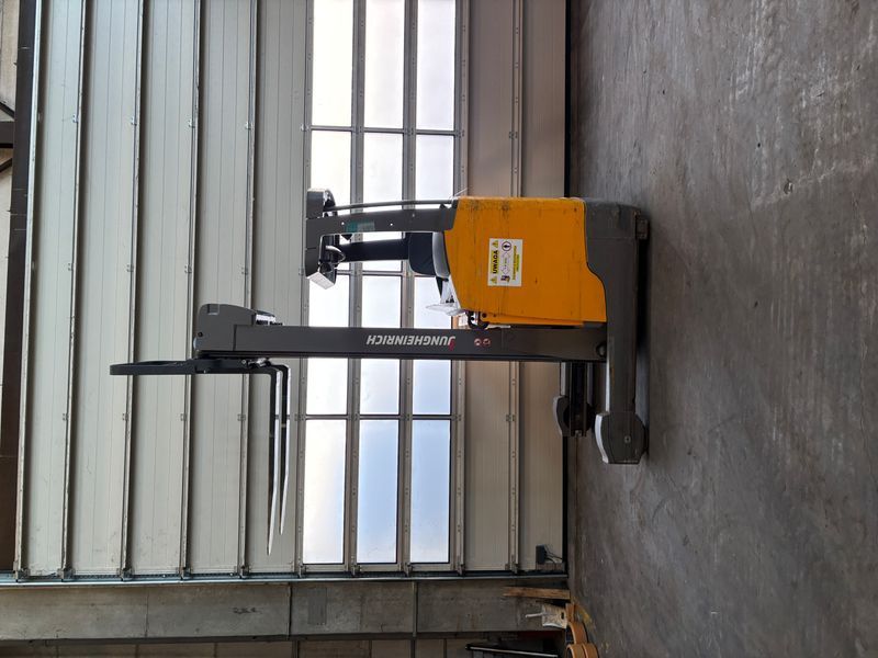 Used material handling equipment Jungheinrich ETV 214 &mdash; Booster Lift