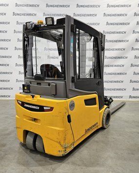 Použit&aacute; manipulačn&aacute; technika Jungheinrich EFG 220 440DZ Bj. 2021 Triplex &mdash; Booster Lift