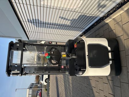 Použit&aacute; manipulačn&aacute; technika Bobcat BSR16N-I &mdash; Booster Lift