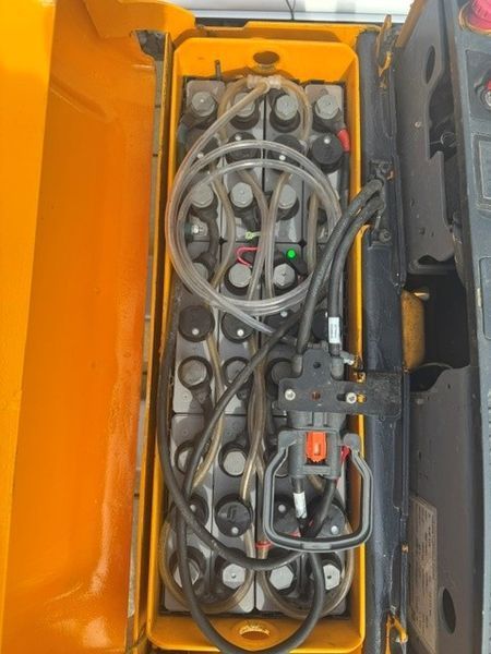 Used material handling equipment Jungheinrich EJE 116 &mdash; Booster Lift
