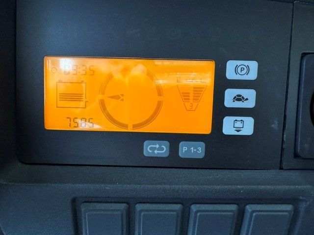 Used material handling equipment Jungheinrich ETV 214 &mdash; Booster Lift