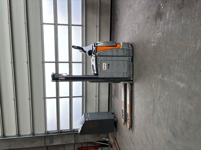 Použit&aacute; manipulačn&aacute; technika Still EXD-SF20 &mdash; Booster Lift
