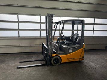 Použit&aacute; manipulačn&aacute; technika Jungheinrich EFG216k Triplex Lithium &mdash; Booster Lift