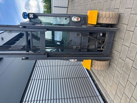 Použit&aacute; manipulačn&aacute; technika Jungheinrich TFG 430S 440DZ nur an HГ&curren;ndler &mdash; Booster Lift