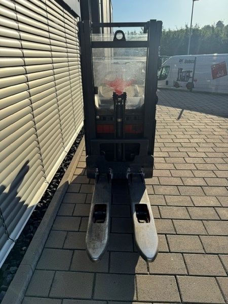 Used material handling equipment Linde L14 AP &mdash; Booster Lift