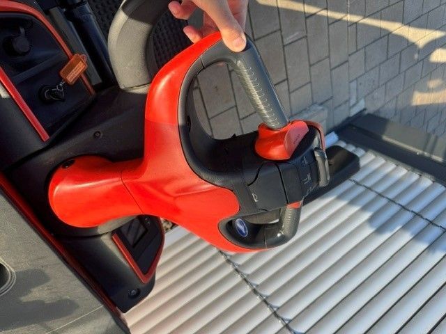 Used material handling equipment Linde L14 AP &mdash; Booster Lift