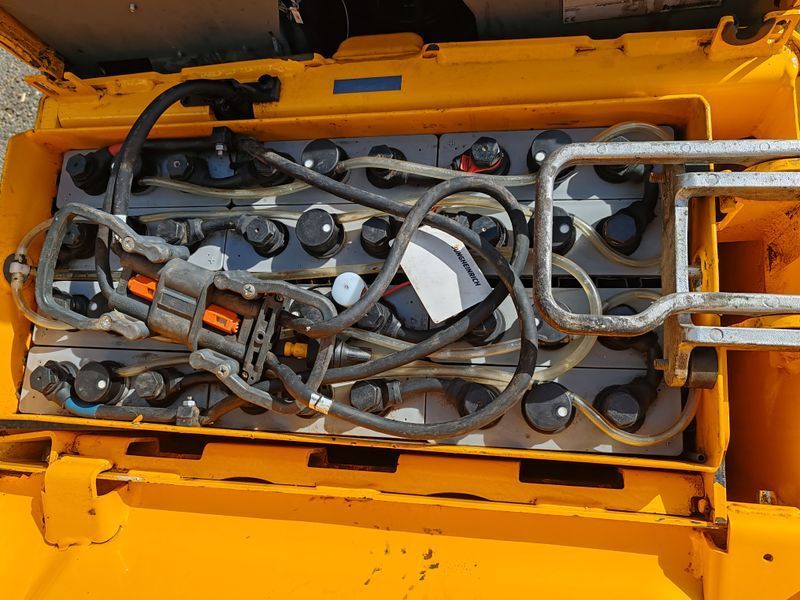 Použit&aacute; manipulačn&aacute; technika Jungheinrich ERE 225 2021y/ 1836mh &mdash; Booster Lift