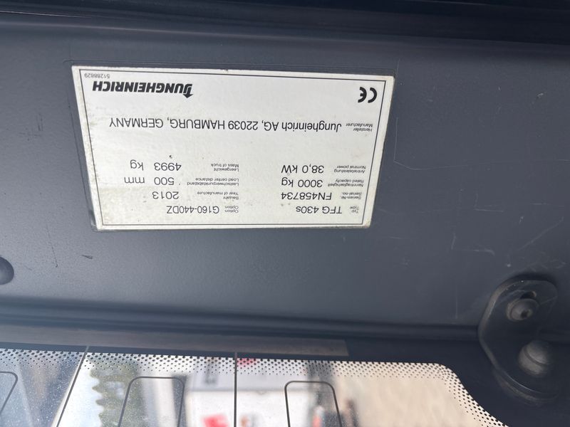Použit&aacute; manipulačn&aacute; technika Jungheinrich TFG 430S 440DZ nur an HГ&curren;ndler &mdash; Booster Lift