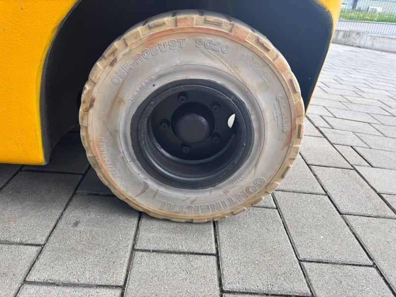 Použit&aacute; manipulačn&aacute; technika Jungheinrich TFG 430S 440DZ nur an HГ&curren;ndler &mdash; Booster Lift