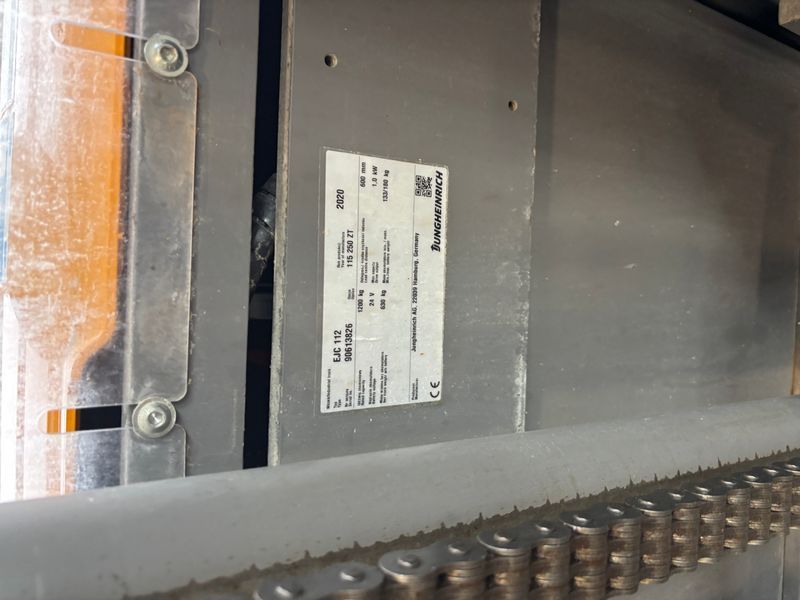 Použit&aacute; manipulačn&aacute; technika Jungheinrich EJC 112 Li-Lion &mdash; Booster Lift