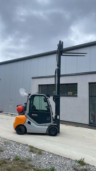 Použit&aacute; manipulačn&aacute; technika Still RX70-30T 4.7m/ camera/ 4v &mdash; Booster Lift