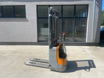 Použit&aacute; manipulačn&aacute; technika Still EXV 12 &mdash; Booster Lift