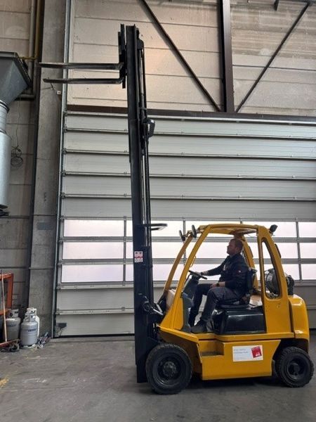 Used material handling equipment Nissan U1D2A25LH &mdash; Booster Lift