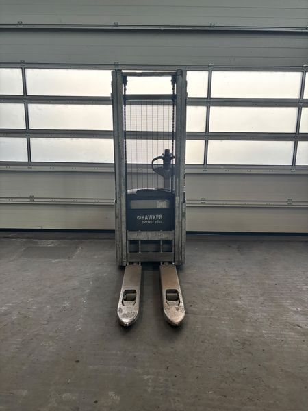 Použit&aacute; manipulačn&aacute; technika Still EXV 10 &mdash; Booster Lift