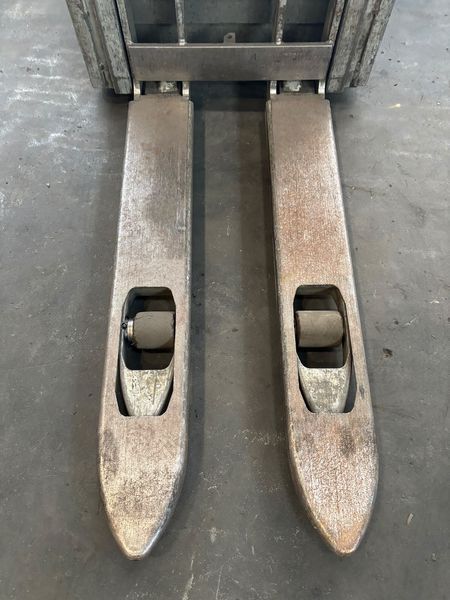 Použit&aacute; manipulačn&aacute; technika Still EXV 10 &mdash; Booster Lift
