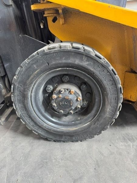 Used material handling equipment Nissan U1D2A25LH &mdash; Booster Lift