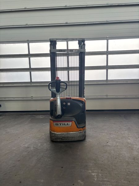 Použit&aacute; manipulačn&aacute; technika Still EXV 10 &mdash; Booster Lift