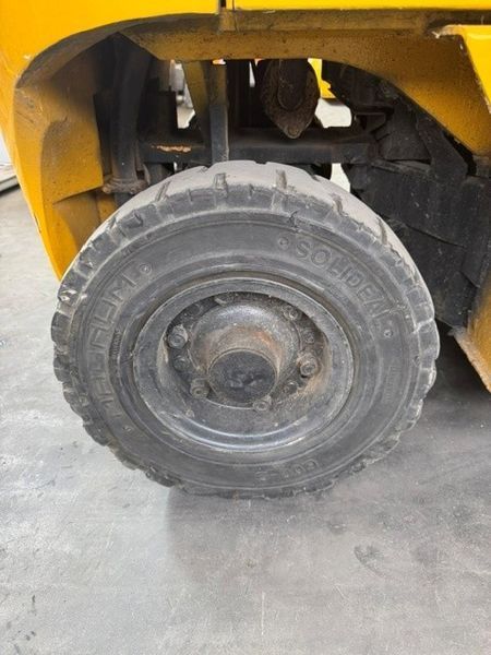 Used material handling equipment Nissan U1D2A25LH &mdash; Booster Lift