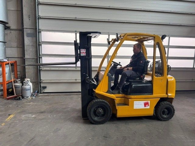 Used material handling equipment Nissan U1D2A25LH &mdash; Booster Lift