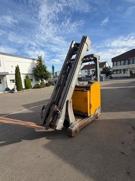 Použit&aacute; manipulačn&aacute; technika Jungheinrich ETV 214 &mdash; Booster Lift