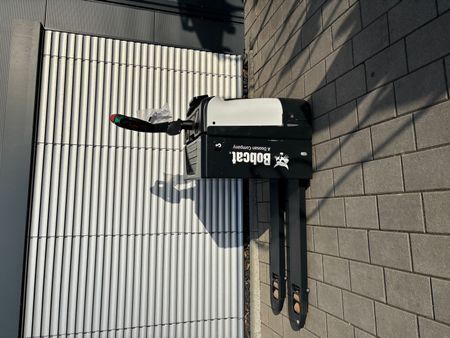 Used material handling equipment Bobcat BPR20N &mdash; Booster Lift