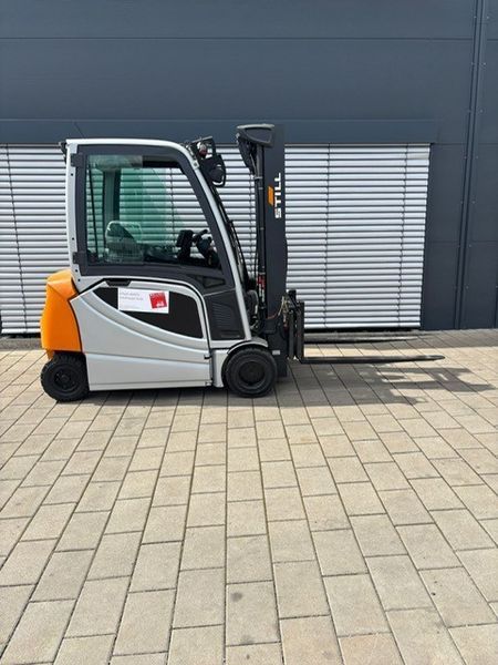 Použit&aacute; manipulačn&aacute; technika Still RX20-20PL &mdash; Booster Lift