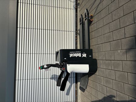 Used material handling equipment Bobcat BPR20N &mdash; Booster Lift