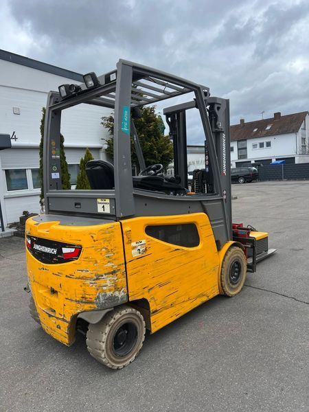 Použit&aacute; manipulačn&aacute; technika Jungheinrich EFG 425k &mdash; Booster Lift
