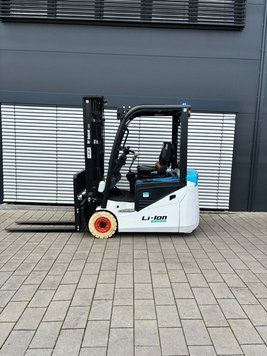 Použit&aacute; manipulačn&aacute; technika Bobcat B16NT Li-lon &mdash; Booster Lift
