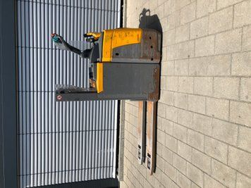 Used material handling equipment Jungheinrich ERD 220 KP &mdash; Booster Lift