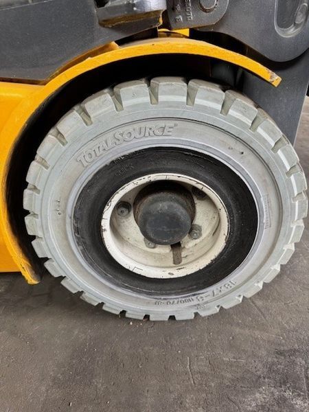Použit&aacute; manipulačn&aacute; technika Jungheinrich EFG 115 &mdash; Booster Lift