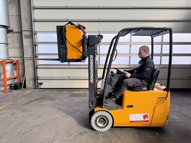 Použit&aacute; manipulačn&aacute; technika Jungheinrich EFG 115 &mdash; Booster Lift