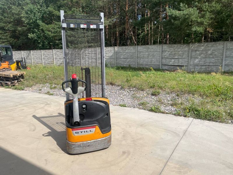 Použit&aacute; manipulačn&aacute; technika Still EXV 10 basic &mdash; Booster Lift