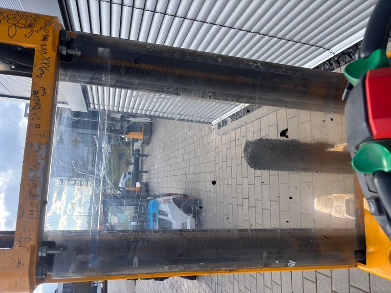 Použit&aacute; manipulačn&aacute; technika Jungheinrich ERC 214 &mdash; Booster Lift