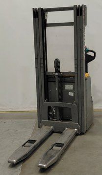 Used material handling equipment Jungheinrich EJC 212 LI ION 4.3m/ 2020y/ 3532h &mdash; Booster Lift